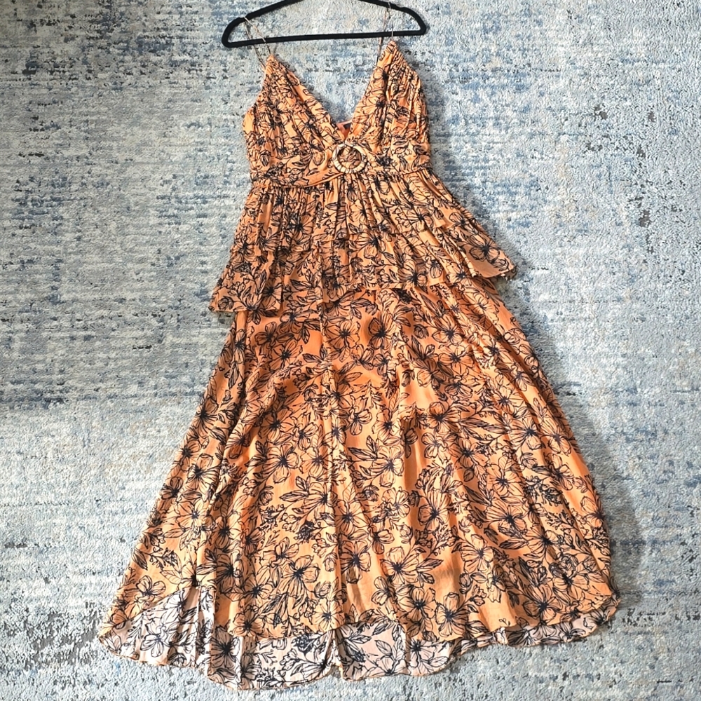 Midi dress chiffon. Wedding guest attire